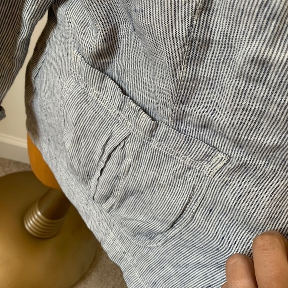 Caslon Linen Blazer - Picture 4 of 10